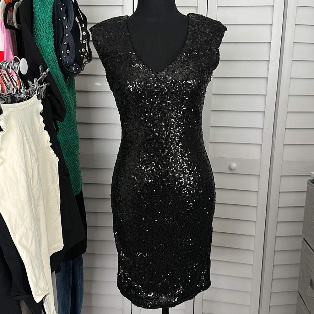 GUESS COCKTAIL DRESS.